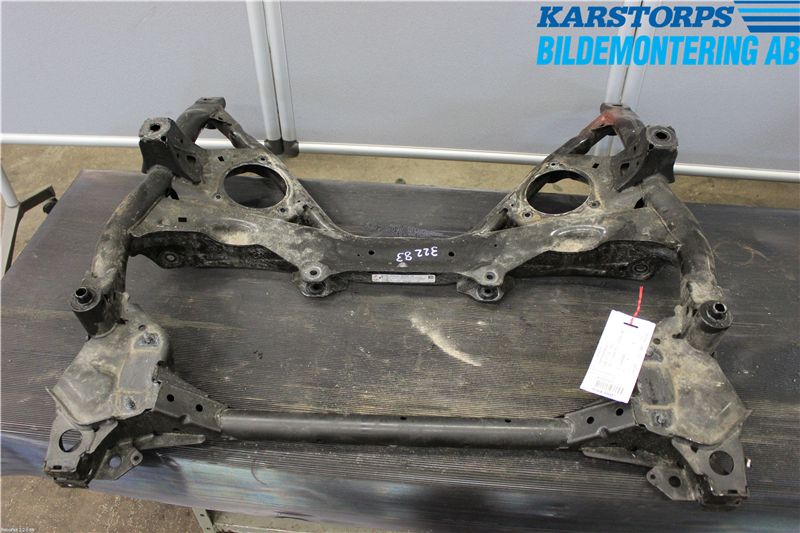 BMW 3 F30/F31/F80 12-19 Forstillingsbjelke(Tvergående)