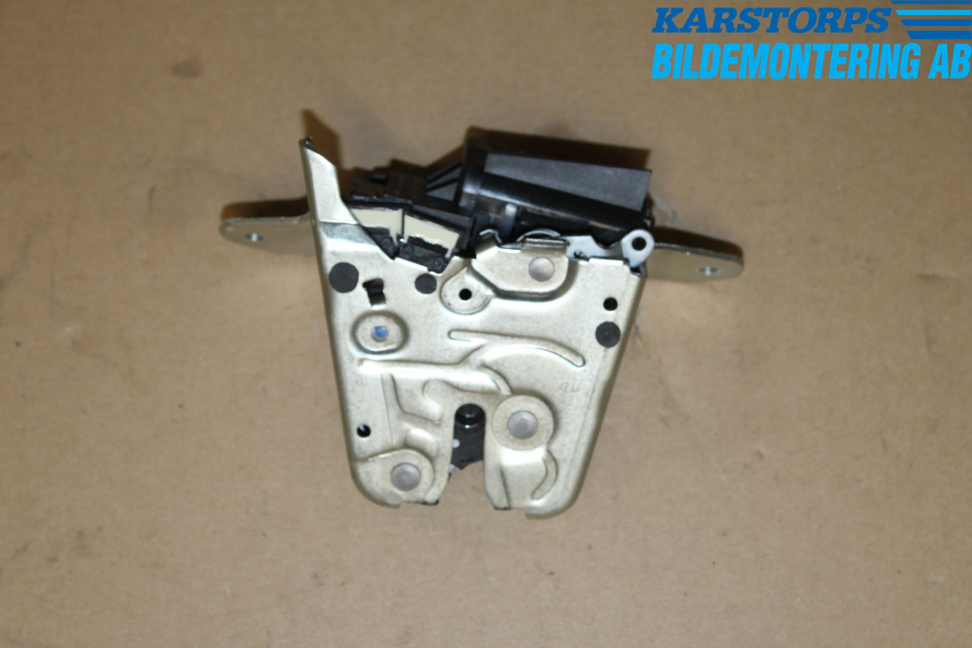 Mercedes-Benz MB C-KLASS (W205) 14-21 Bakluke-Lokk Låsekasse