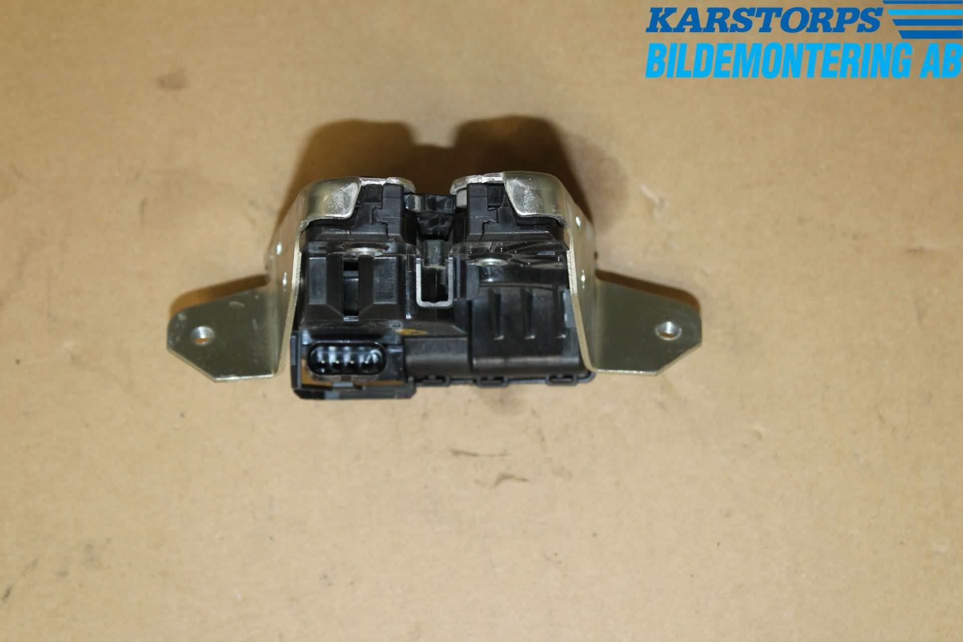Mercedes-Benz MB C-KLASS (W205) 14-21 Bakluke-Lokk Låsekasse