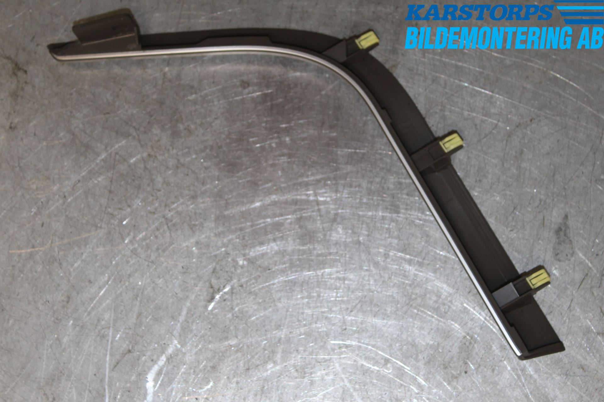 Subaru LEGACY    04-06 Innr Konsoll-Lomme