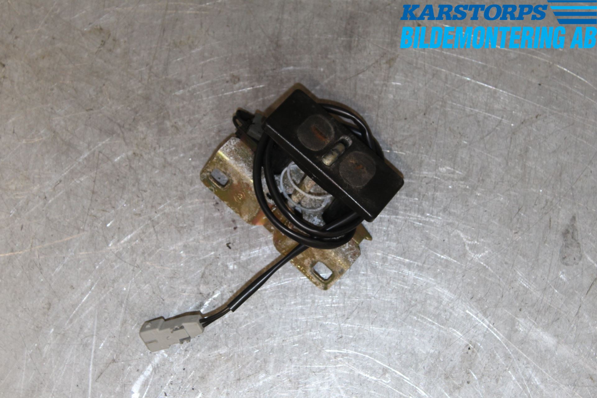 Peugeot 406     99-04 Bakluke-Lokk Låsekasse