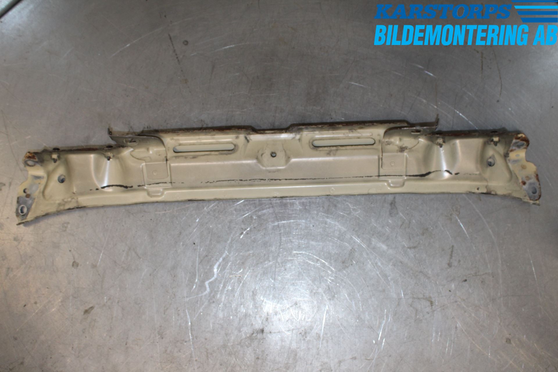 Peugeot 406     99-04 Panserlåsplate-Bjelke