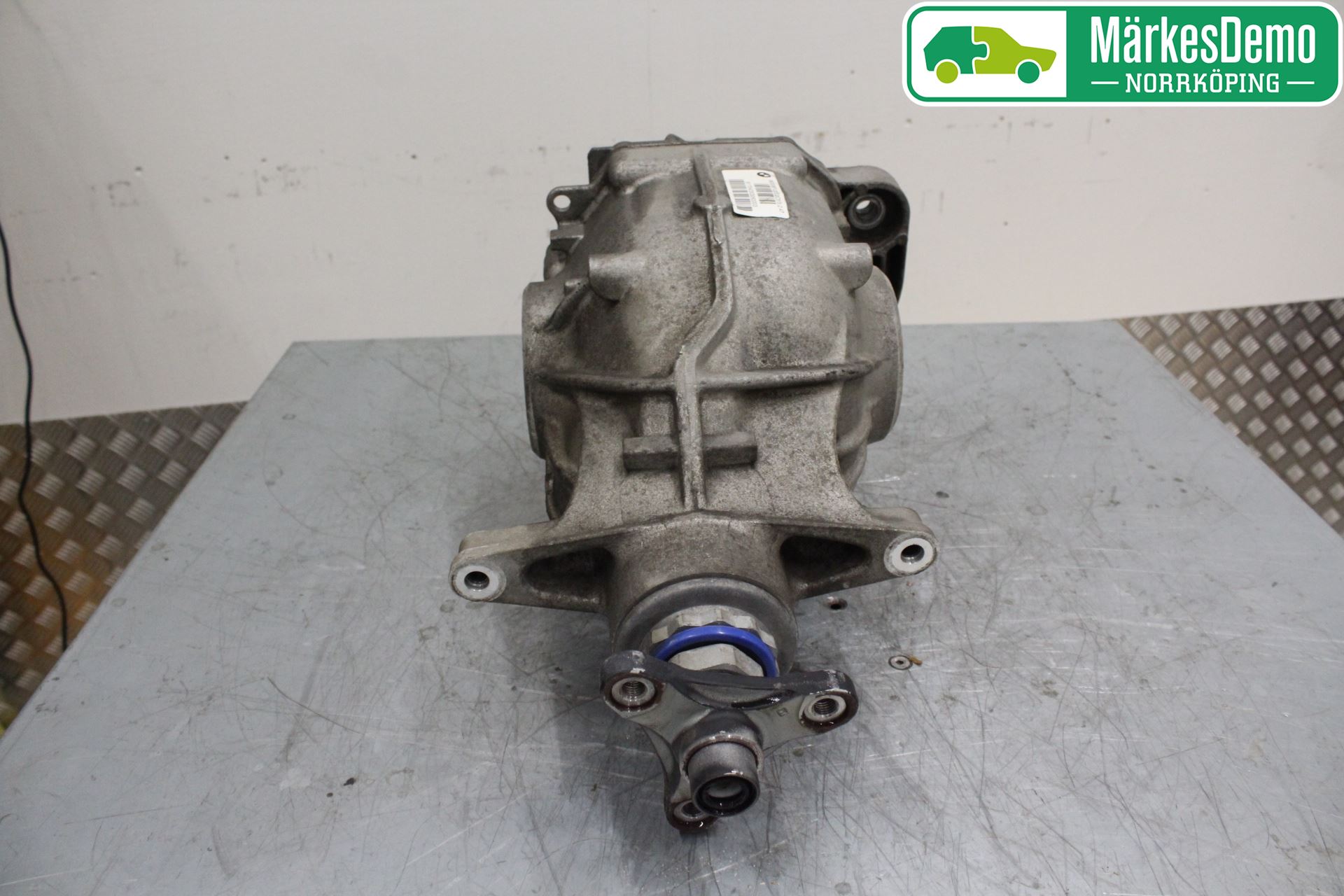 BMW 5 G30/G31/F90 17-23 Bakaksel Kardang Bak -Diff