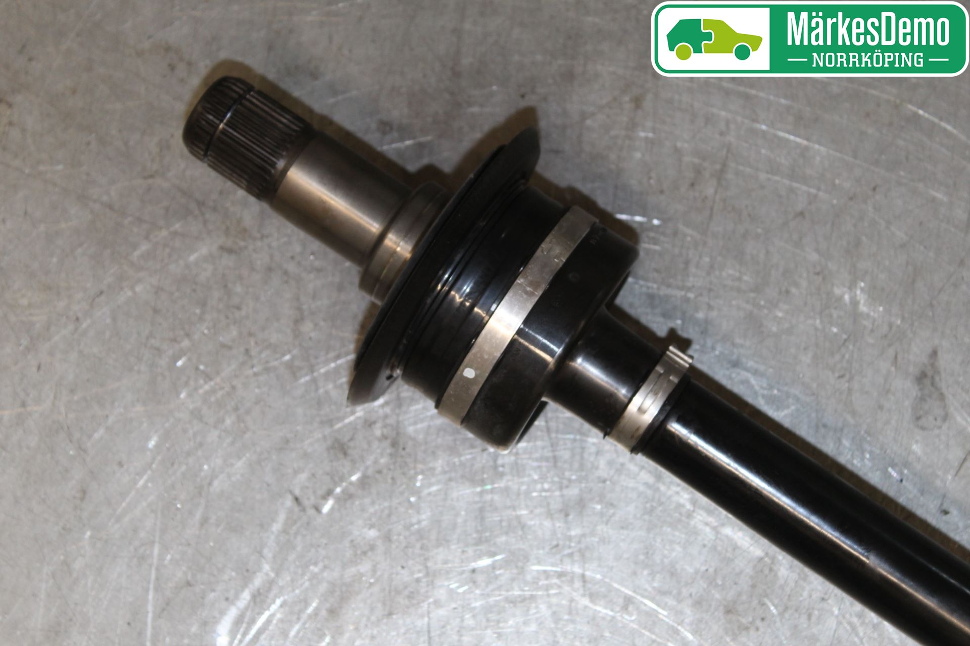 BMW 5 G30/G31/F90 17-23 Drivaksel Bak Kompl Venstre