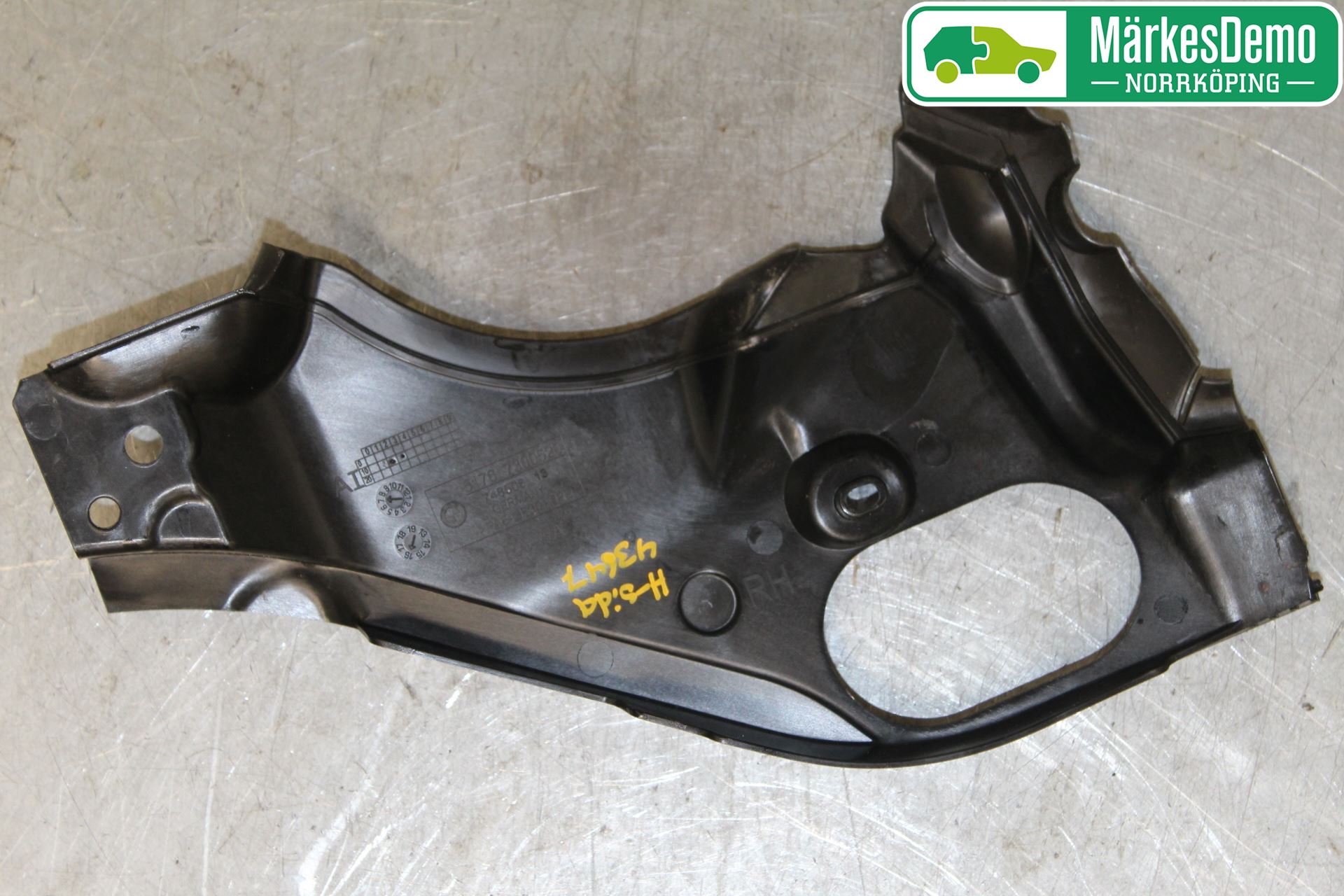 BMW 2 F46 GRAN TOURER 15-22 Visker Deksel-Grill-Under Frr