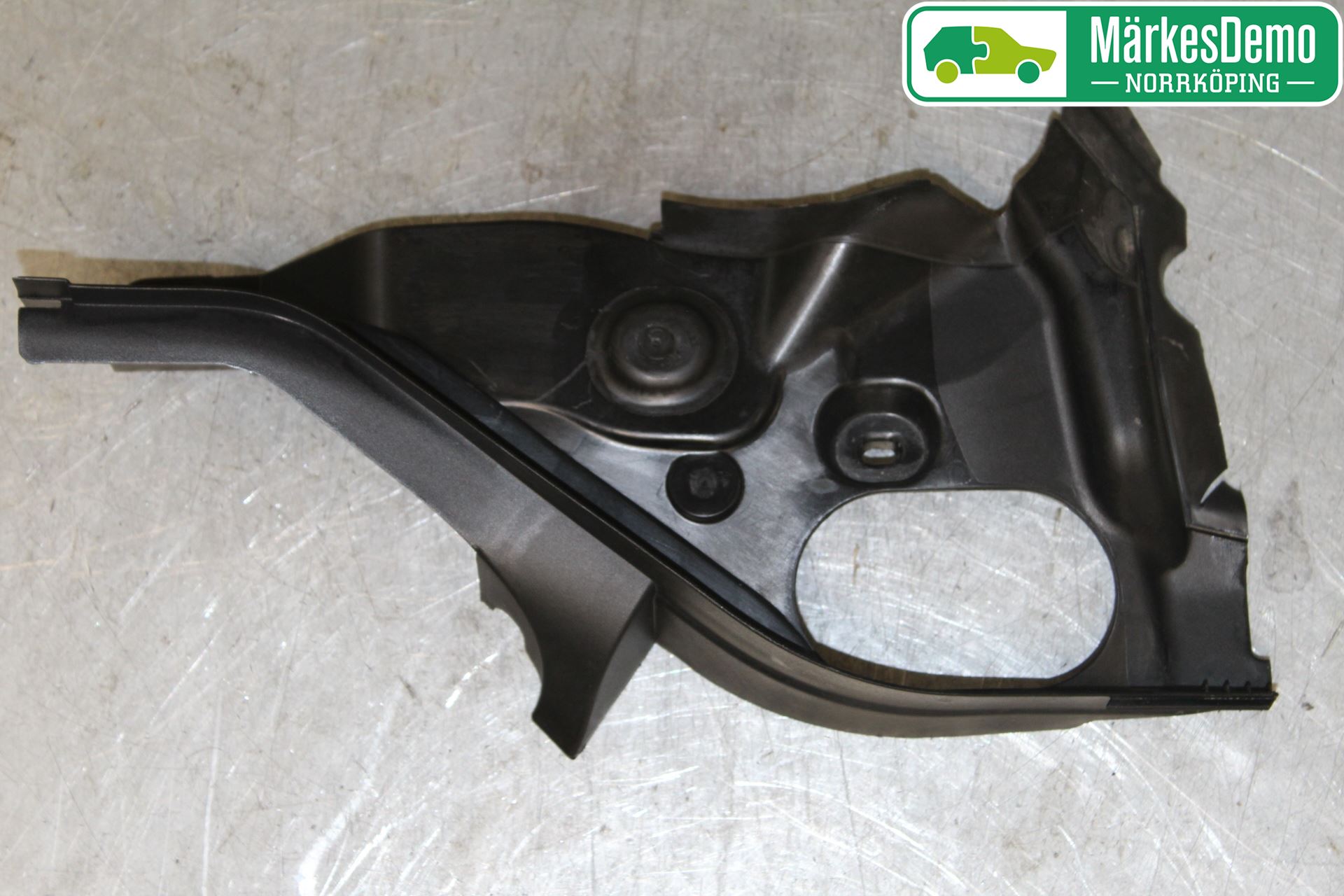 BMW 2 F46 GRAN TOURER 15-22 Visker Deksel-Grill-Under Frr