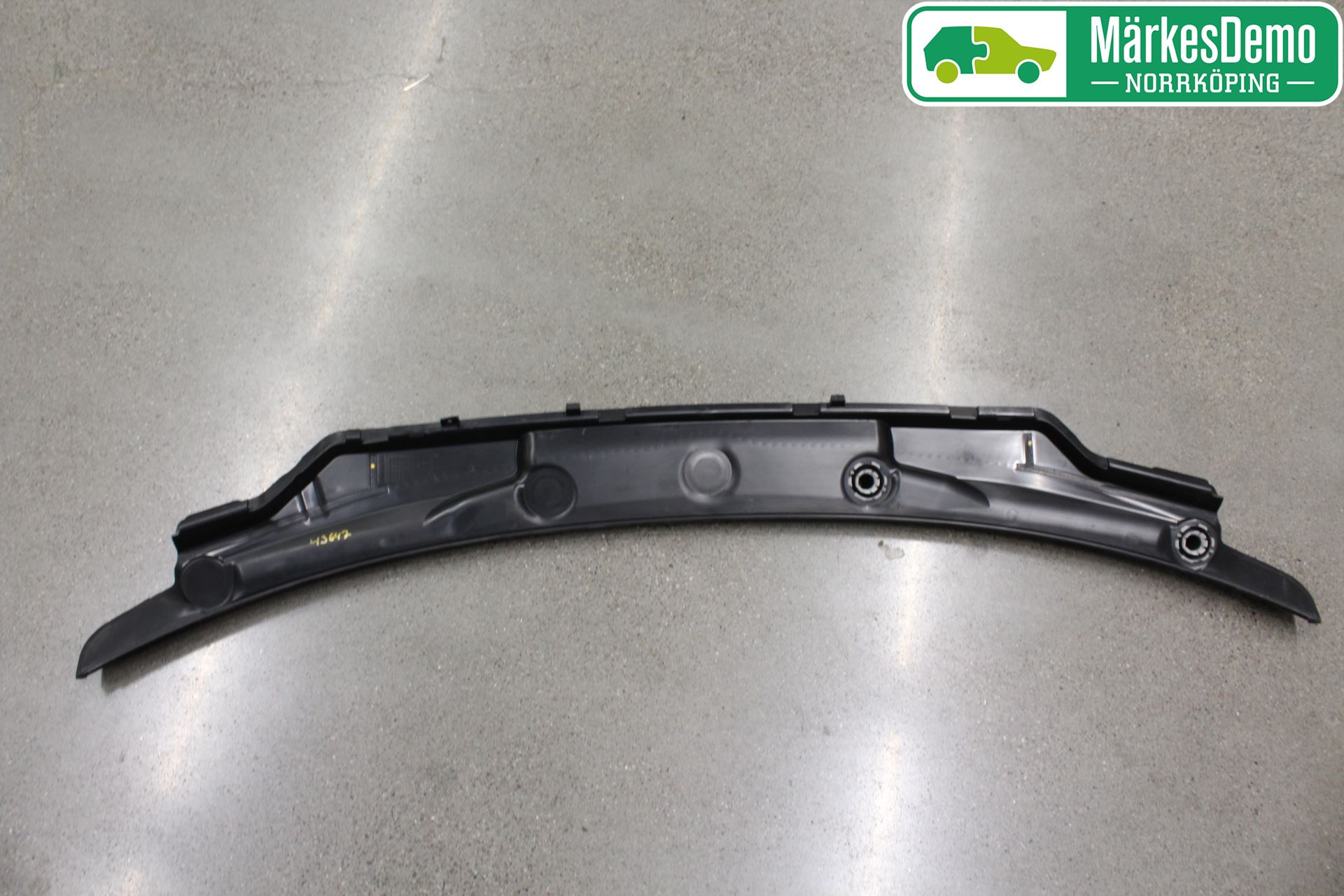 BMW 2 F46 GRAN TOURER 15-22 Visker Deksel-Grill-Under Frr