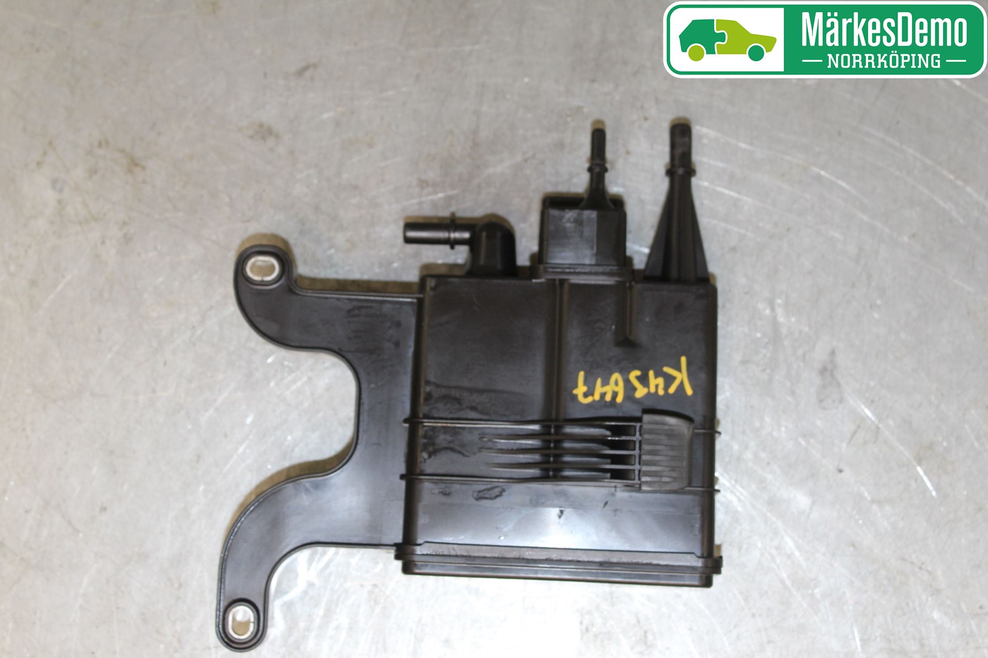 BMW 2 F46 GRAN TOURER 15-22 Drivstoff Kolkanister