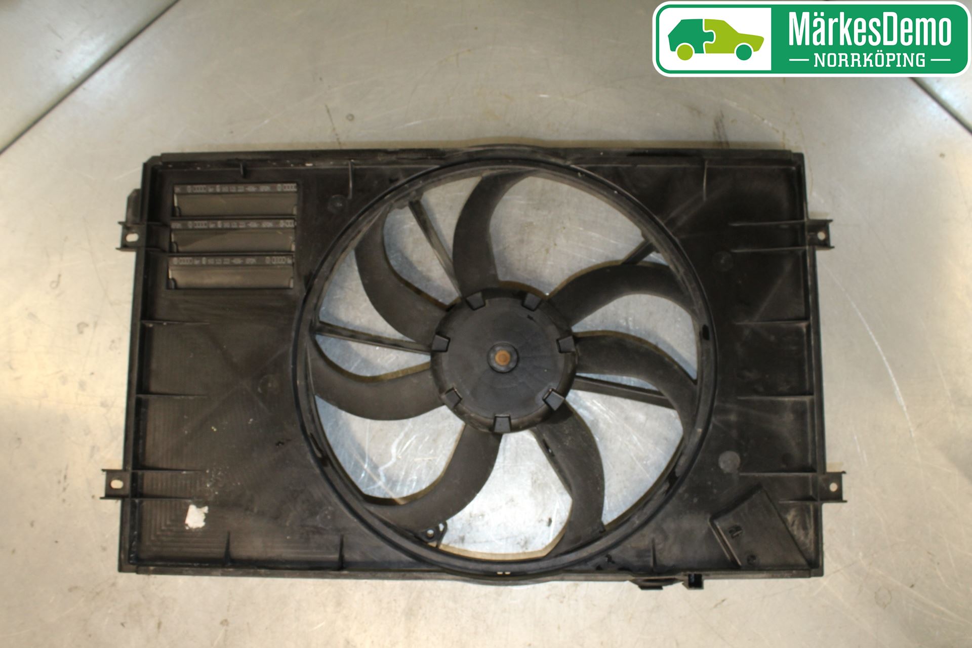 Volkswagen VW CADDY      04-10 Kjølevifte Elektrisk