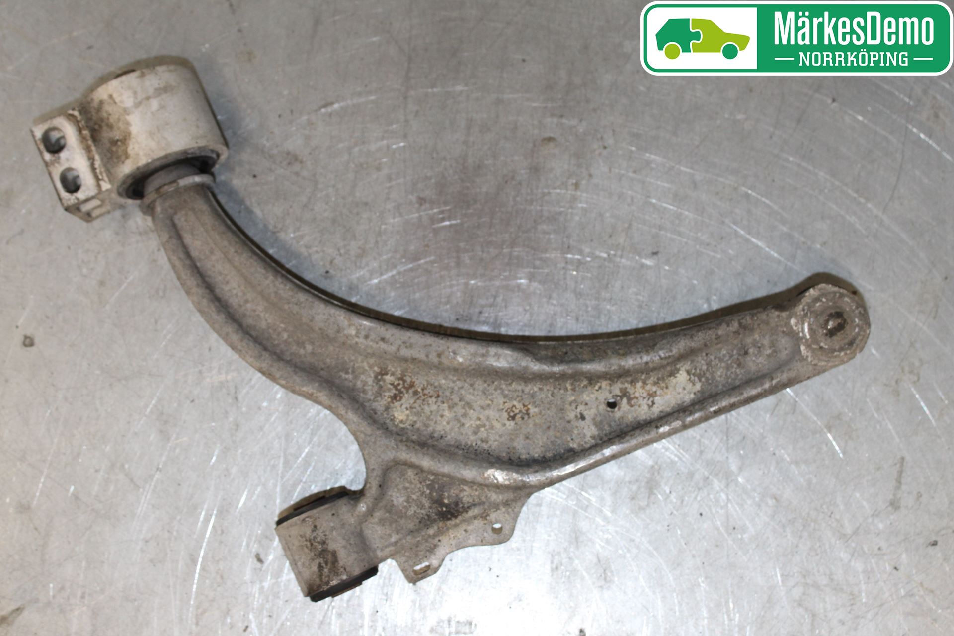 Opel ASTRA J 10-15 Bærearm Foran Høyre Nedre