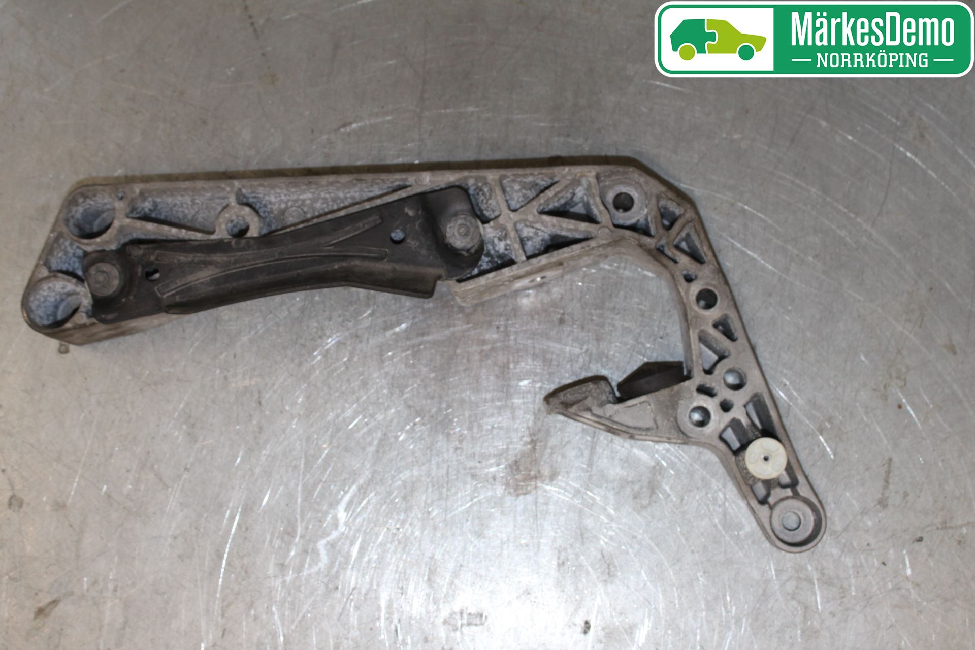 BMW 5 G30/G31/F90 17-23 Gearkasse Bjelke - Travers