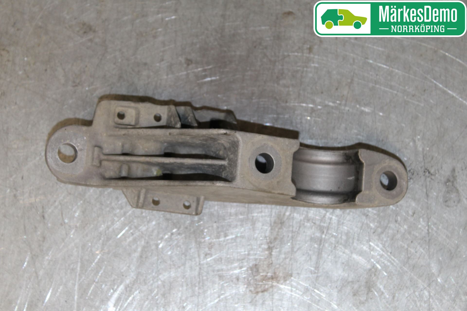 BMW 5 G30/G31/F90 17-23 Stablisatorstag Feste