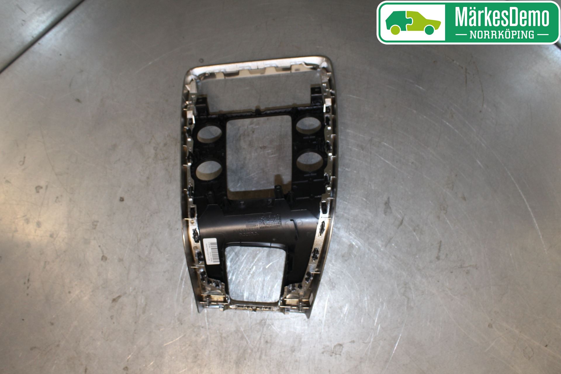 Volvo S60 14-18 Instrumentkonsoll Midt
