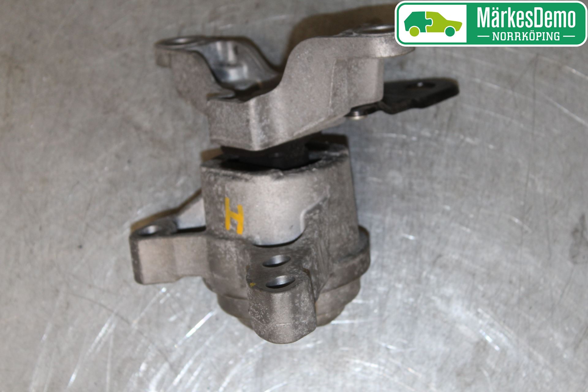 Volvo V70 08-13 Motor Feste Gummi