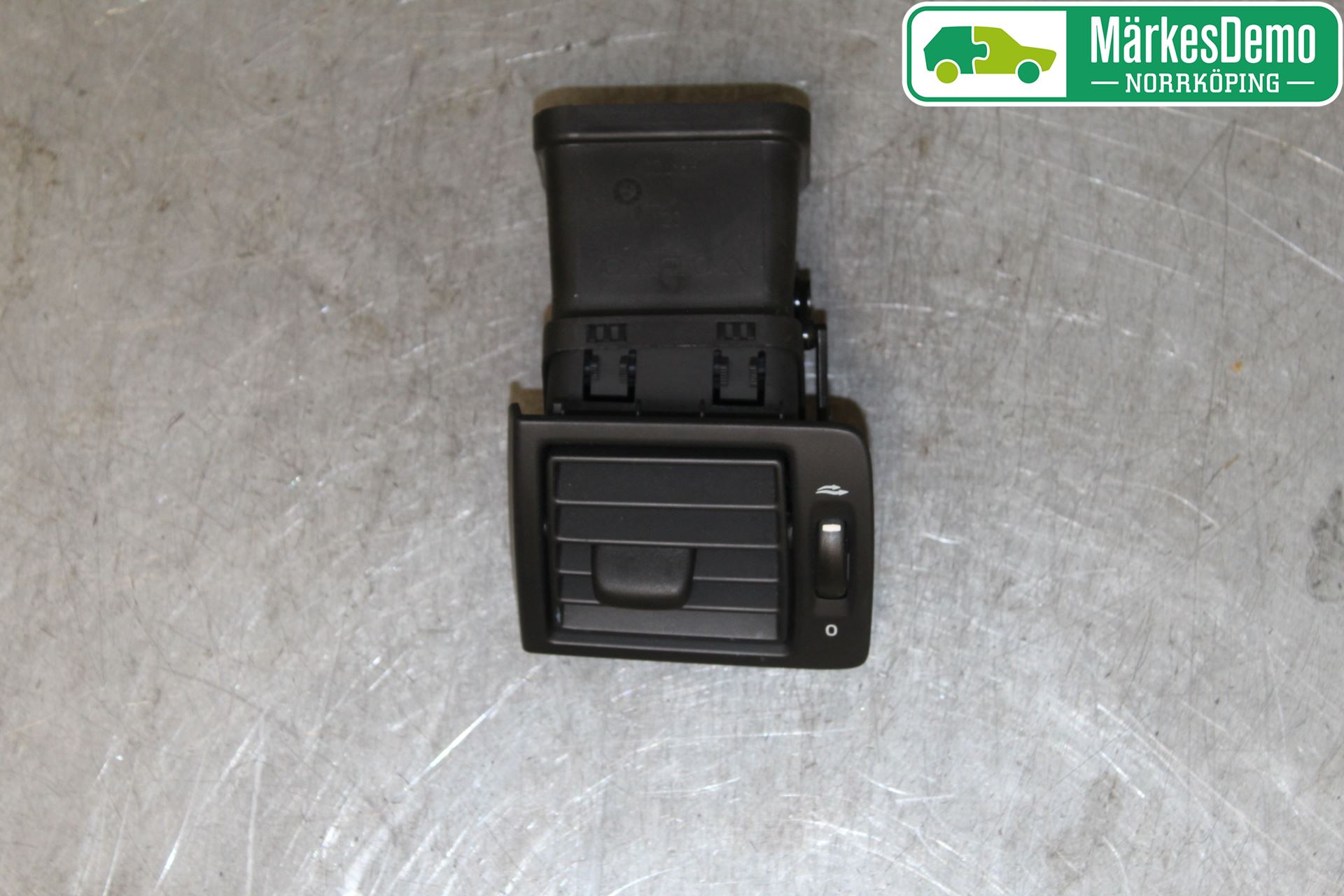 Volvo S40 04-07 Dashbord Kanal - Dyse