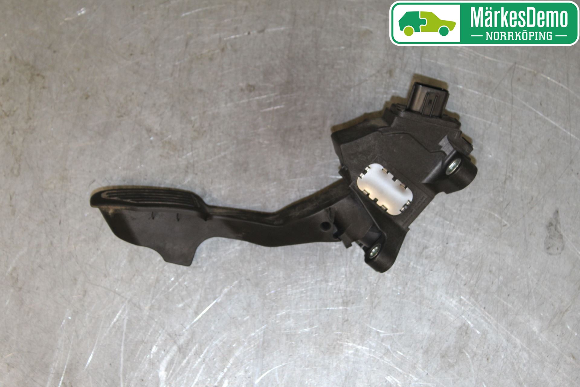 Toyota YARIS XP130 12-14 Gasspedal
