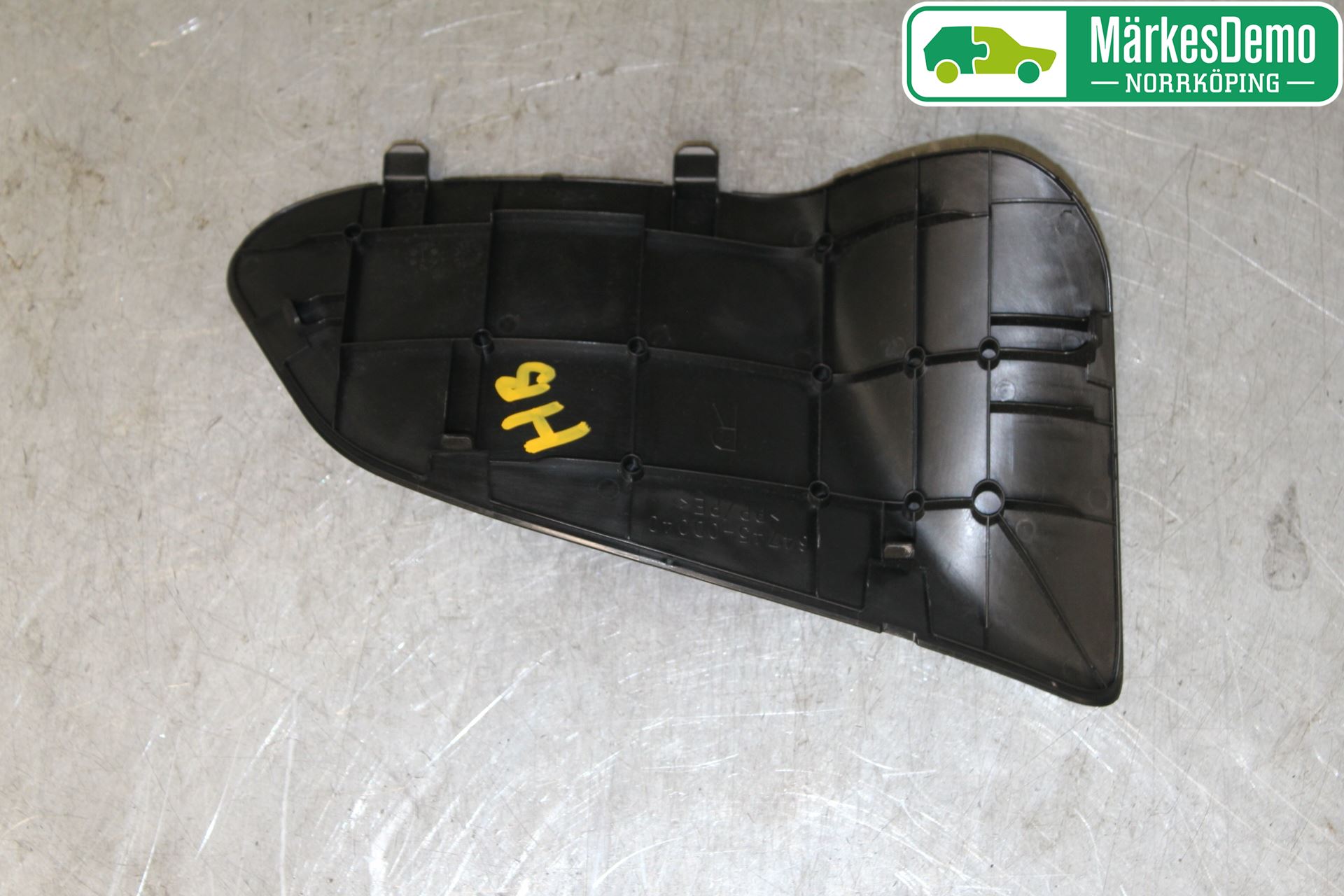 Toyota YARIS XP130 12-14 Innr Bakpart