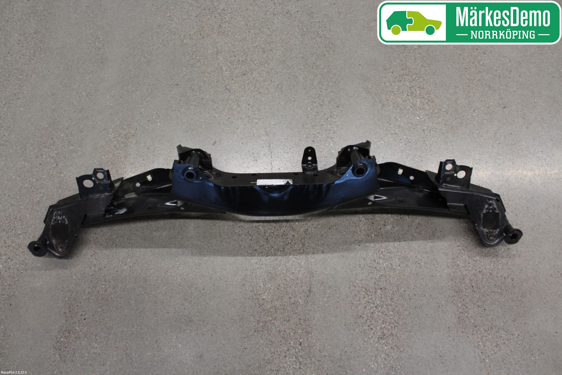 BMW 2 F46 GRAN TOURER 15-22 Bakaksel Feste Travers-Ramme