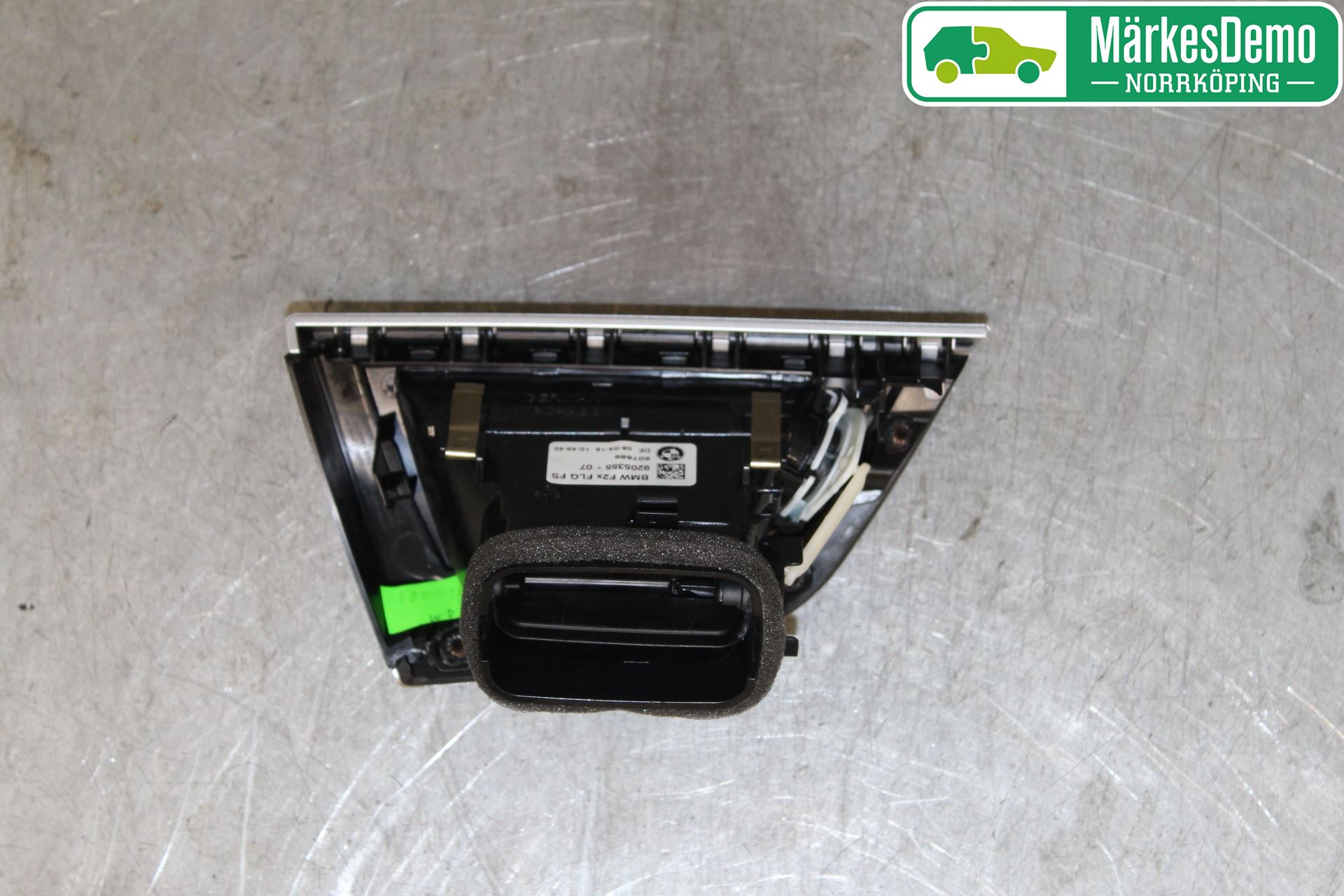 BMW 1 F20/F21 11-19 Dashbord Kanal - Dyse