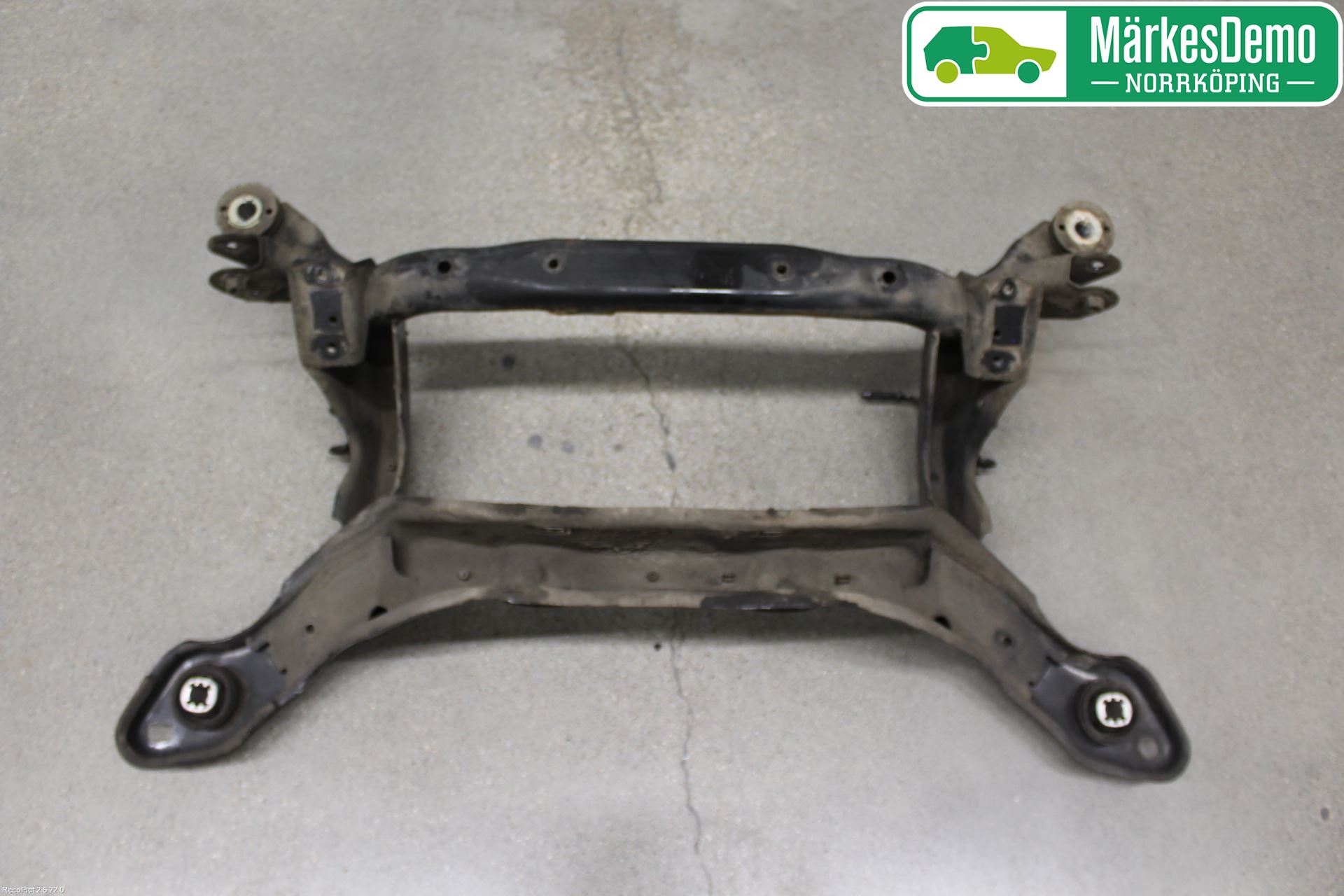 Volvo V70 14-16 Bakaksel Feste Travers-Ramme