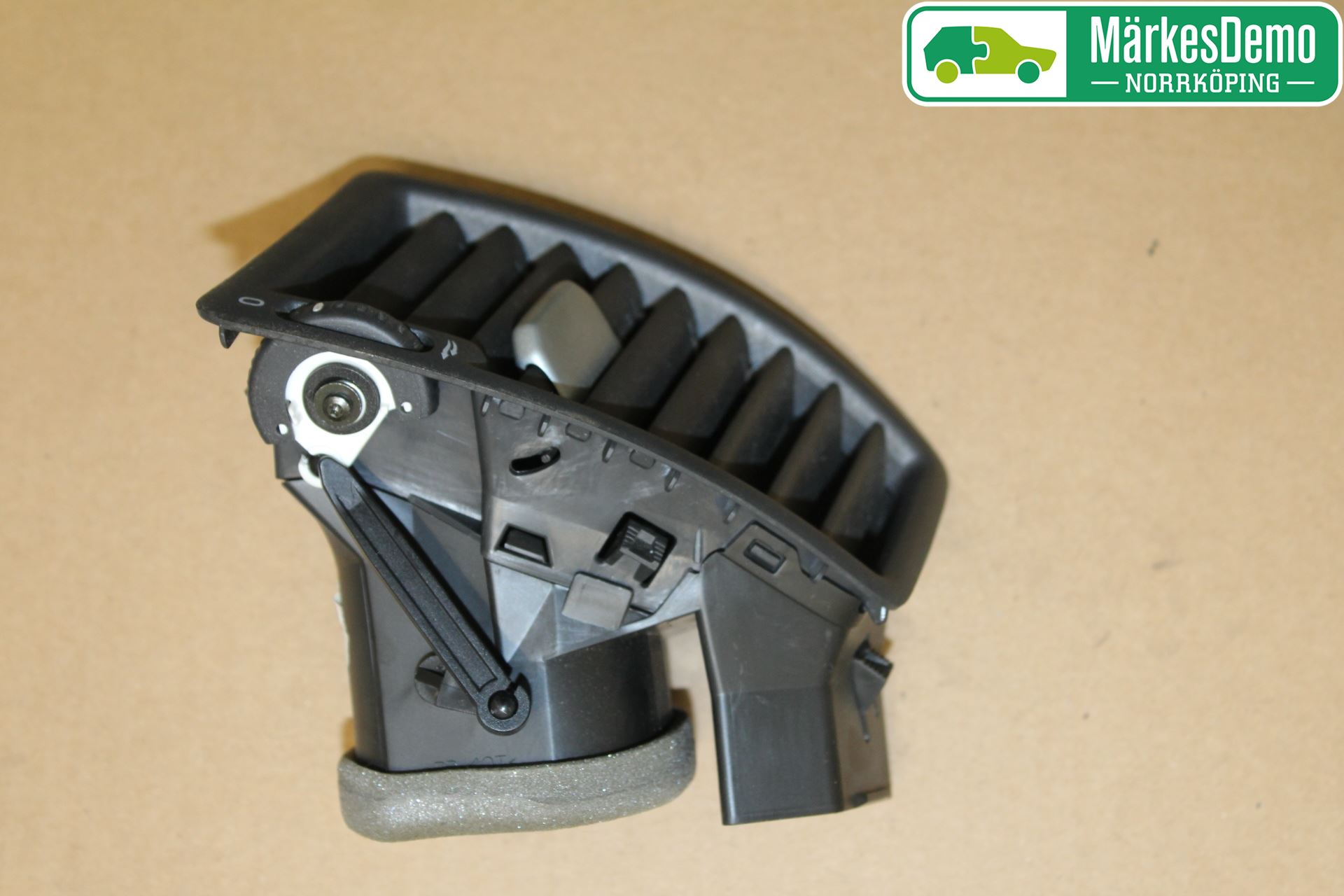Volvo XC90 03-06 Dashbord Kanal - Dyse