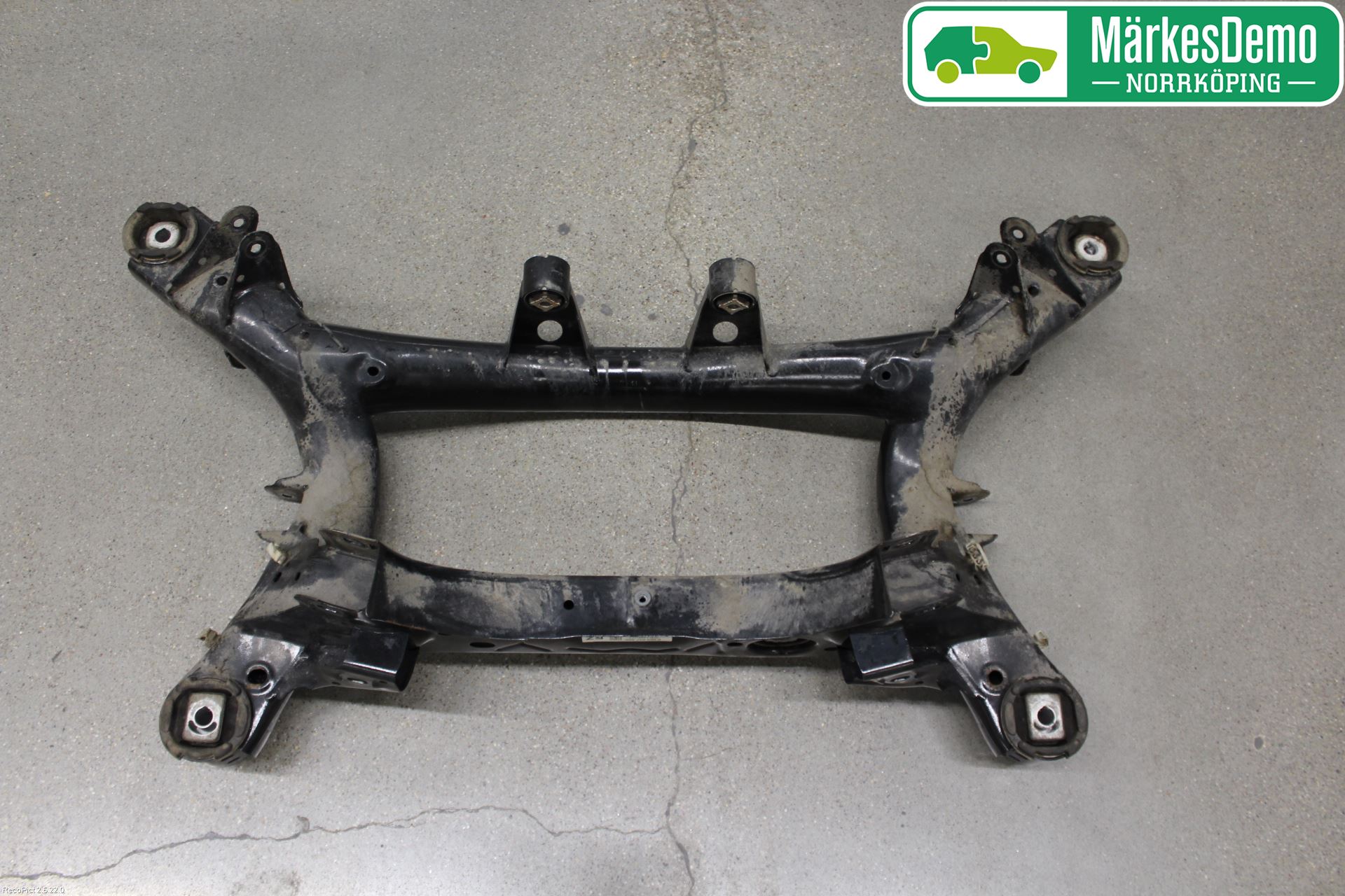 BMW 1 F20/F21 11-19 Bakaksel Feste Travers-Ramme