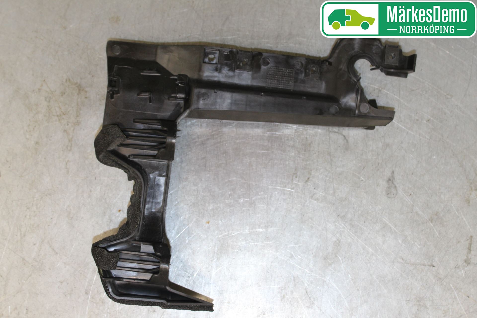 Volvo S60 14-18 Batterikasse - Feste - Holder