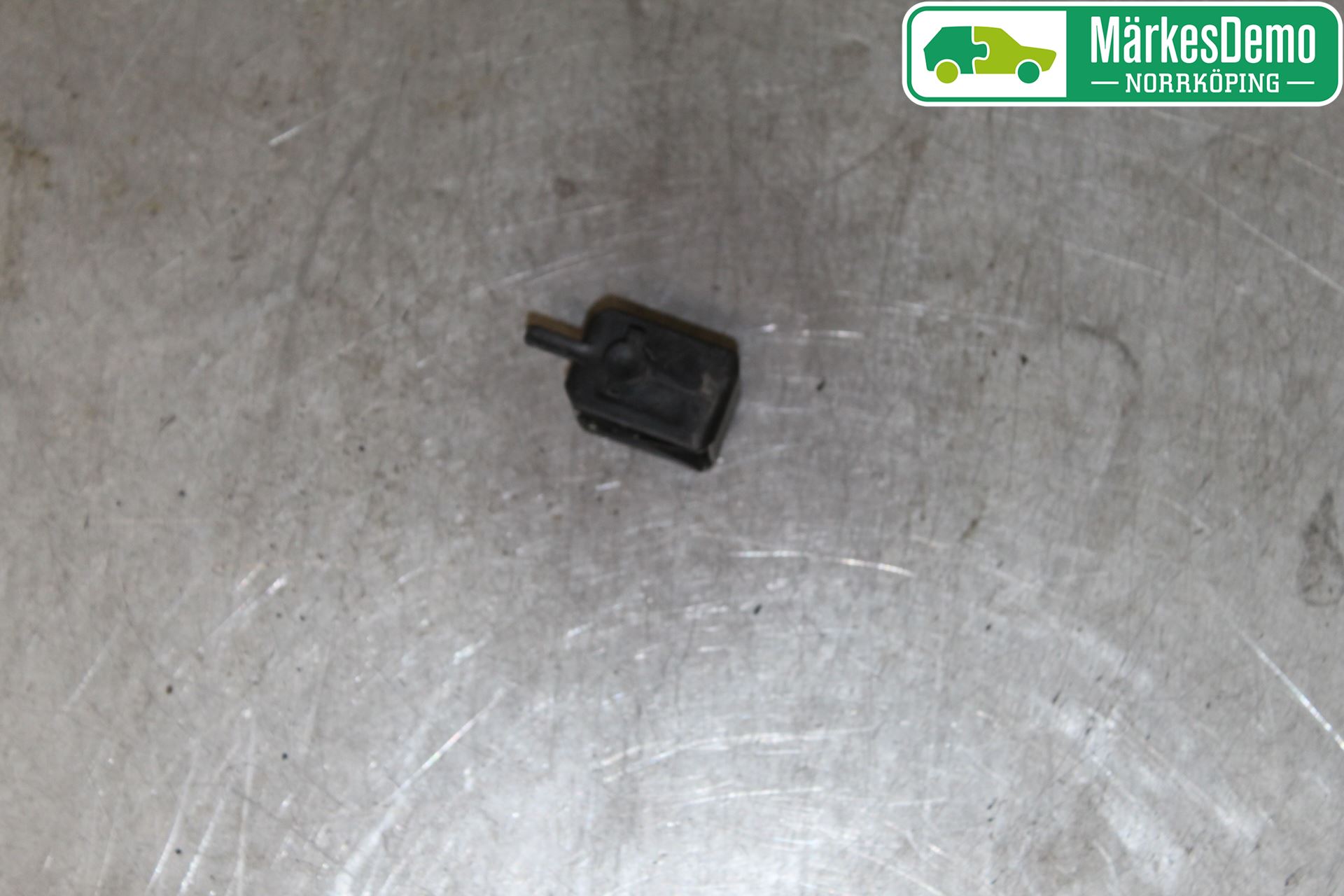 Volvo S60 14-18 Radiator Feste - Ramme - Bjelk