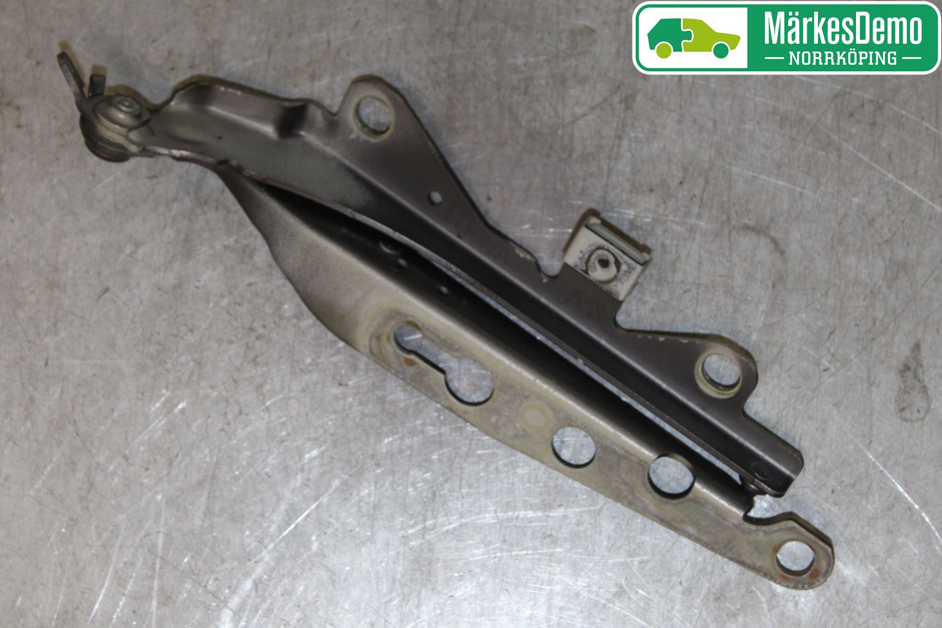 Volvo V70 05-08 Panser Hengsel - Hengsler