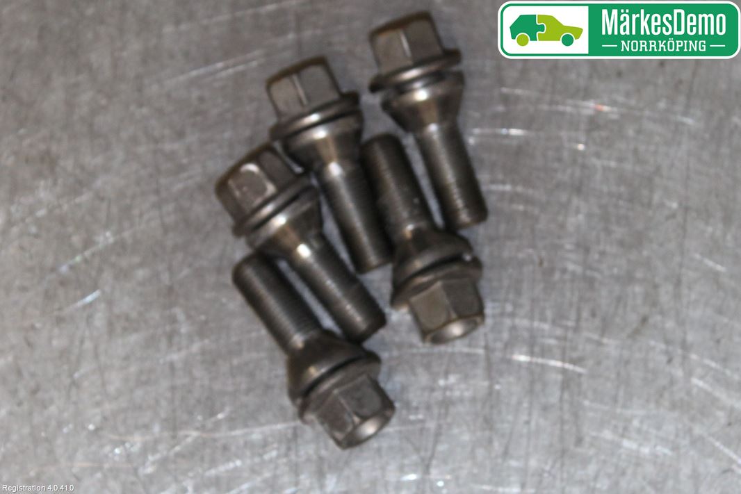 Volvo V60 14-18 Hjulmutter - Bolt - Sett