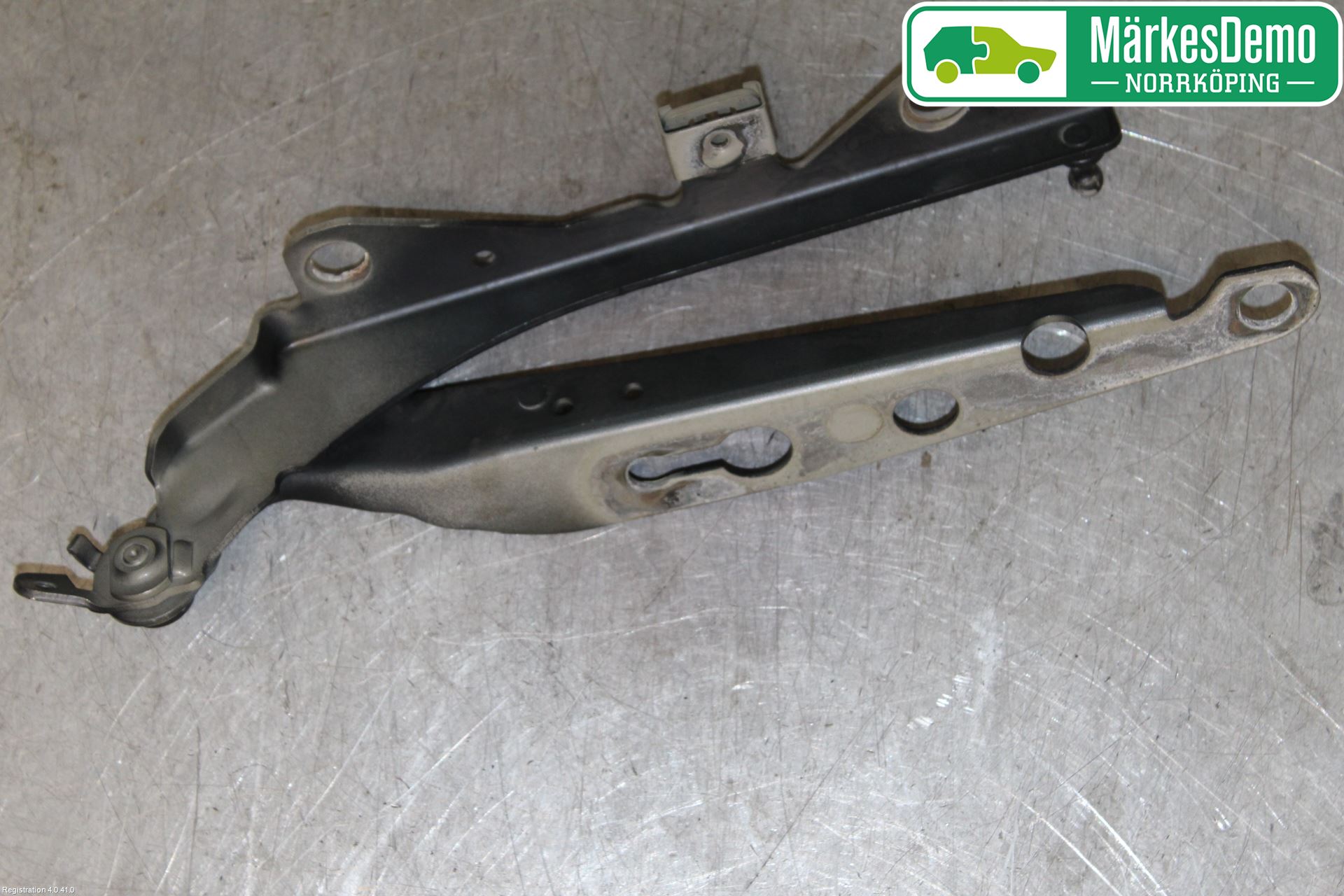 Volvo V70 05-08 Panser Hengsel - Hengsler