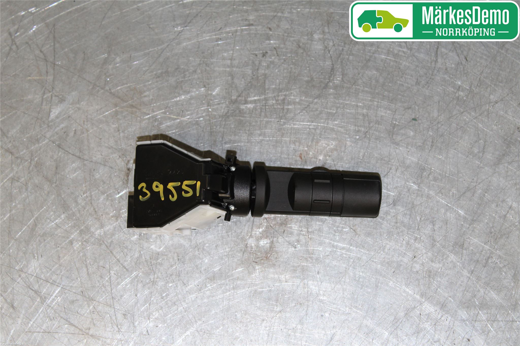 Nissan QASHQAI 10-14 Bryter Ratt Blinklys - Lys