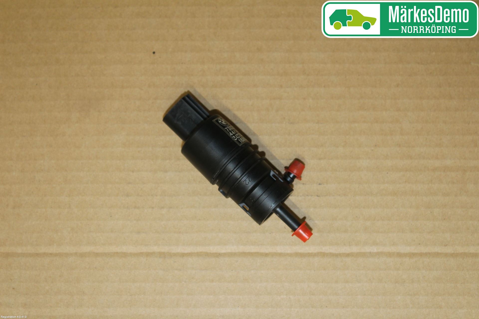 BMW X4 F26 14-18 Spylerpumpe Frontrute