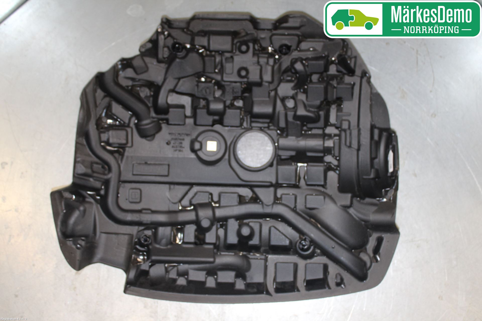 Volvo V90 17->> Motor Deksel Over Motor