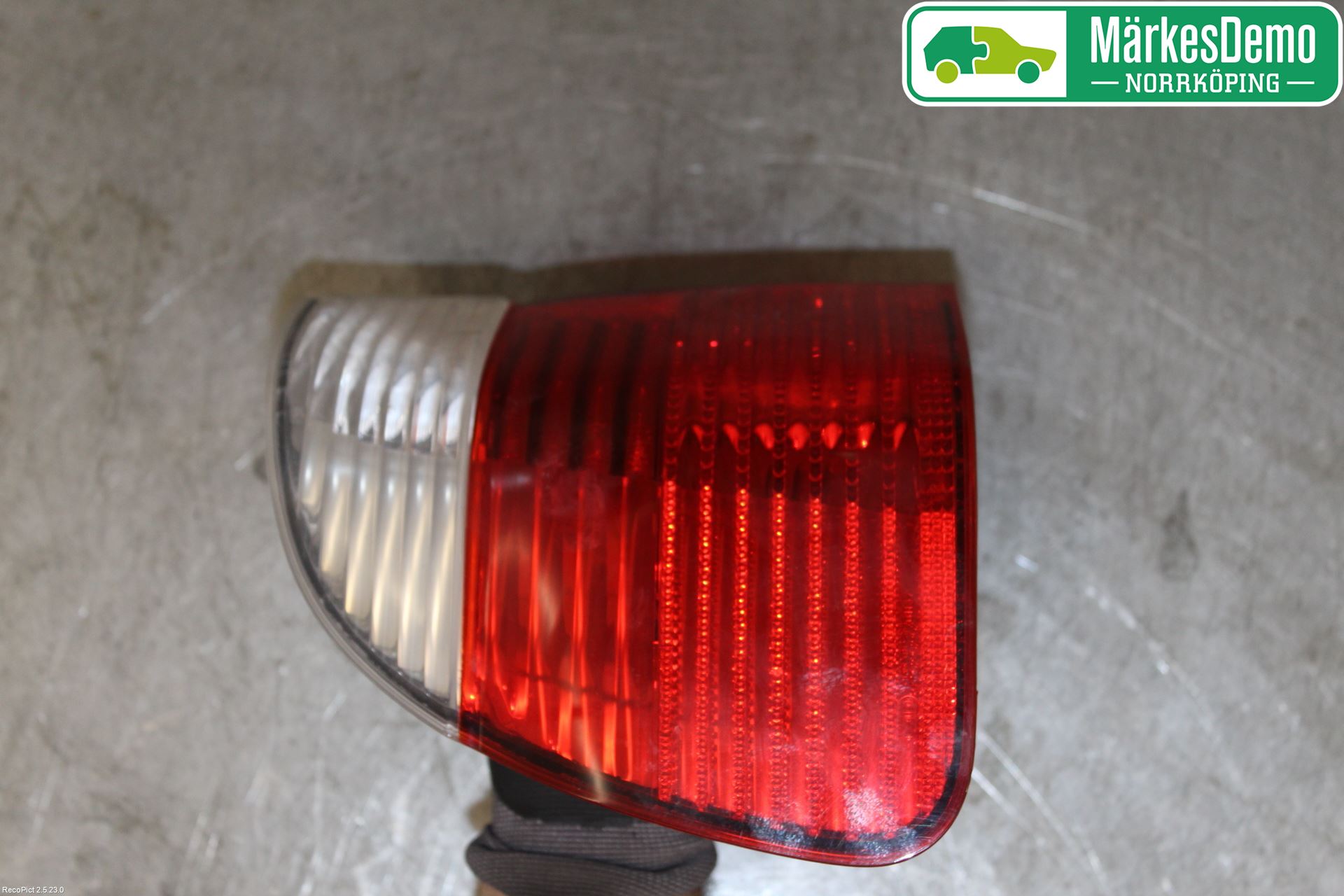 BMW 5 E39 95-04 Baklykt Venstre