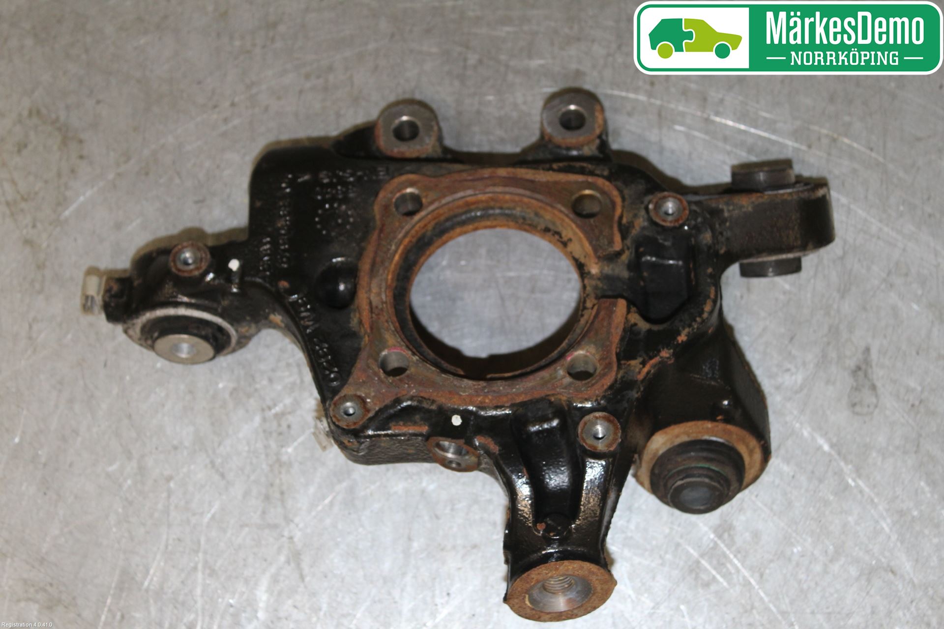 BMW X4 F26 14-18 Spindel Vb