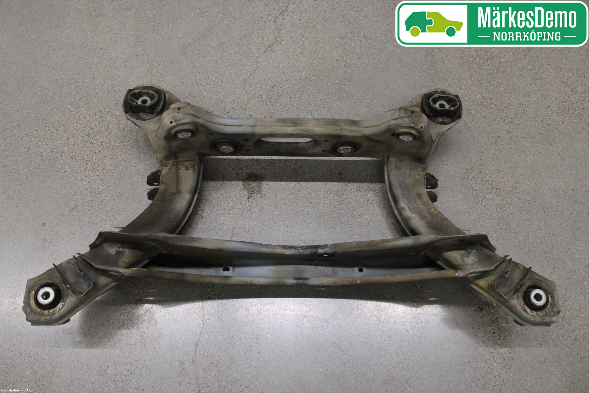 Mercedes-Benz MB E-KLASS (W213) 16-23 Bakaksel Feste Travers-Ramme