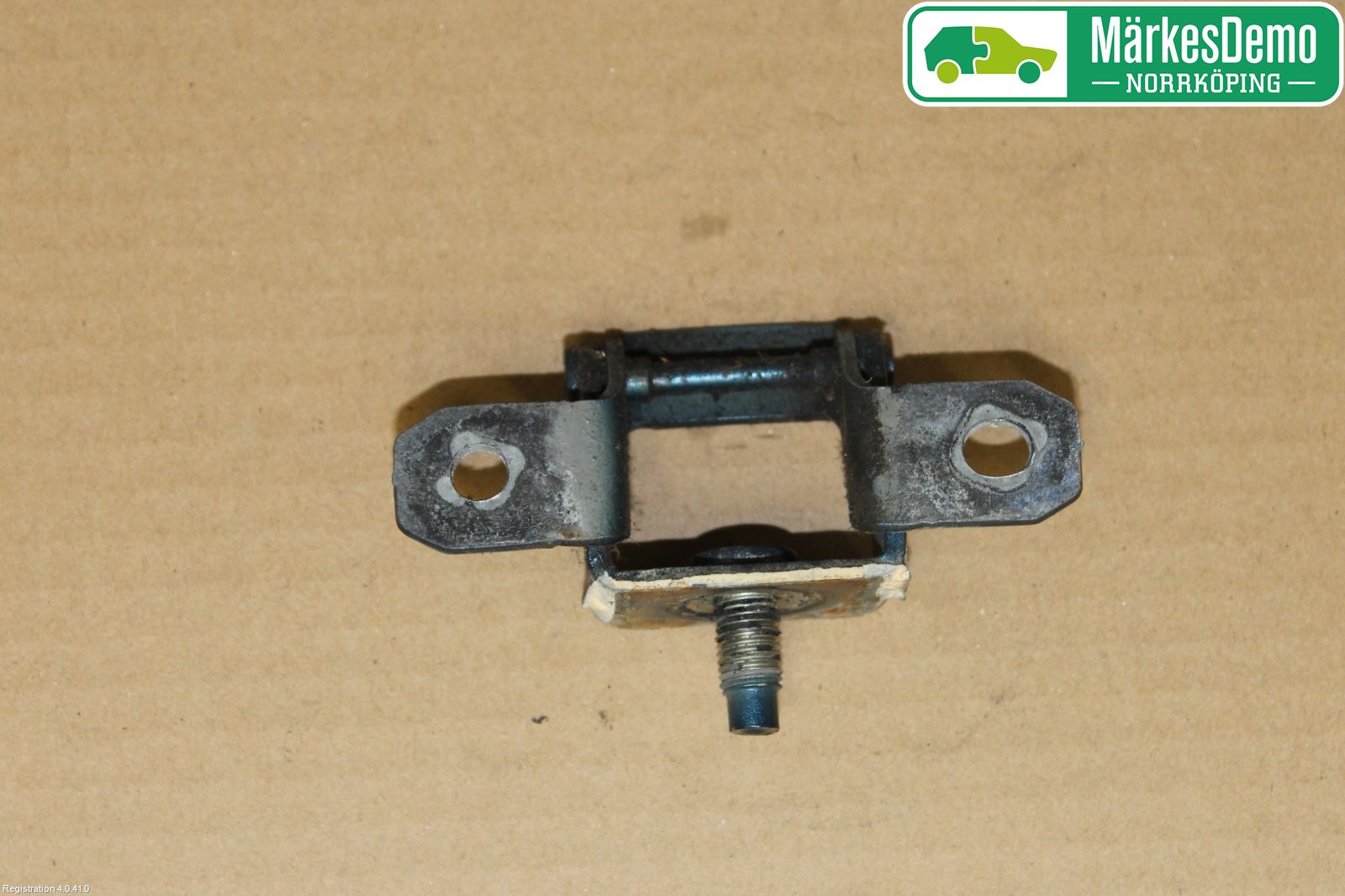 Nissan MICRA 11-16 Bakluke Hengsel Venstre