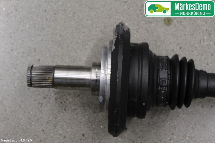 Mercedes-Benz MB E-KLASS (W213) 16-23 Drivaksel Bak Kompl Venstre