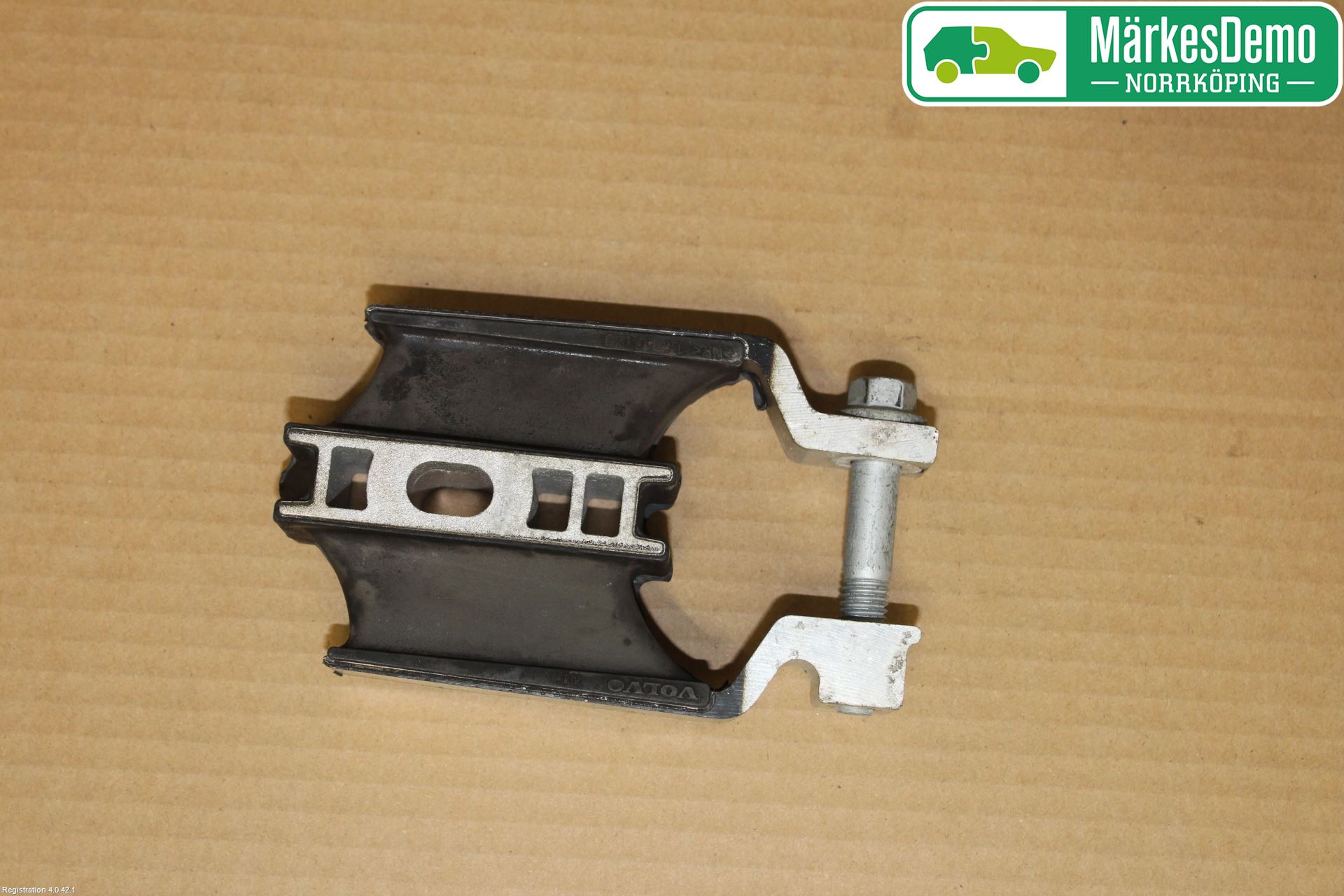 Volvo V90 17->> Motor Feste Gummi