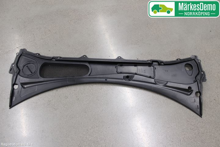 Volvo V90 17->> Visker Deksel-Grill-Under Frr