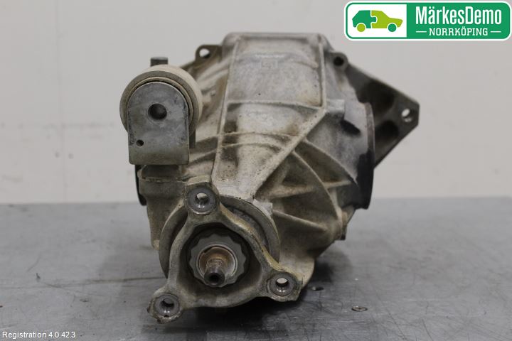Mercedes-Benz MB E-KLASS (W213) 16-23 Bakaksel Kardang Bak -Diff