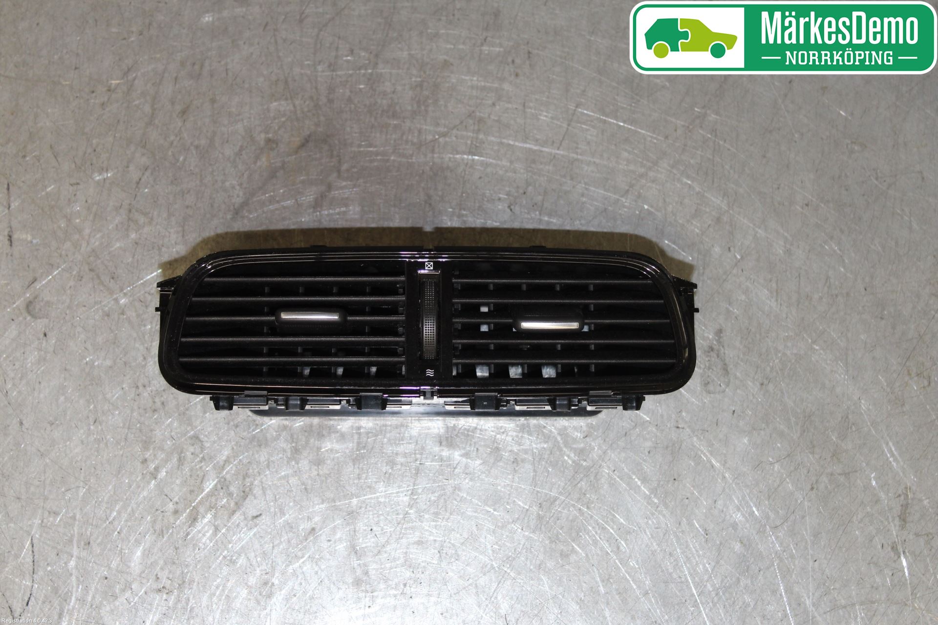 Renault CLIO IV 16-19 Dashbord Kanal - Dyse