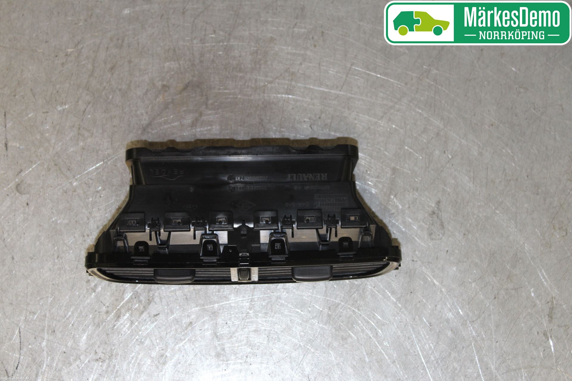 Renault CLIO IV 16-19 Dashbord Kanal - Dyse