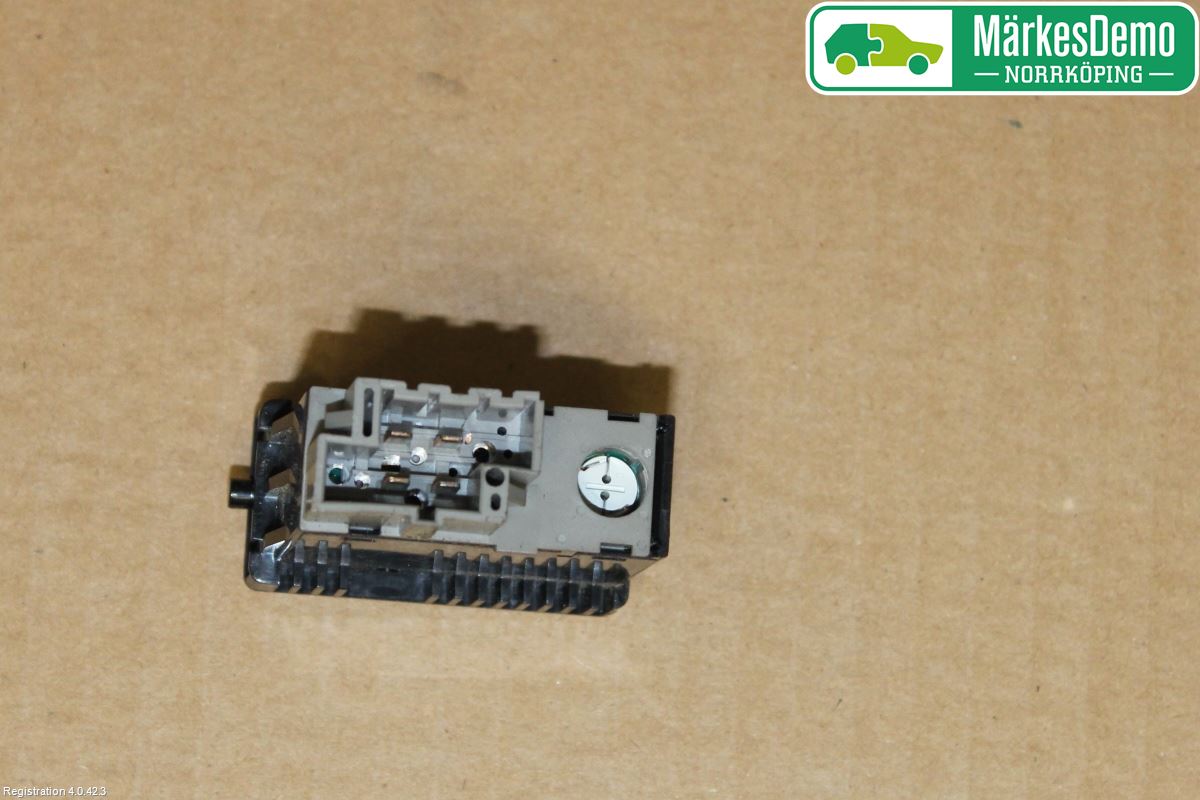 Volvo S90/V90 97-98 Bryter Dashbord Lys Dimming