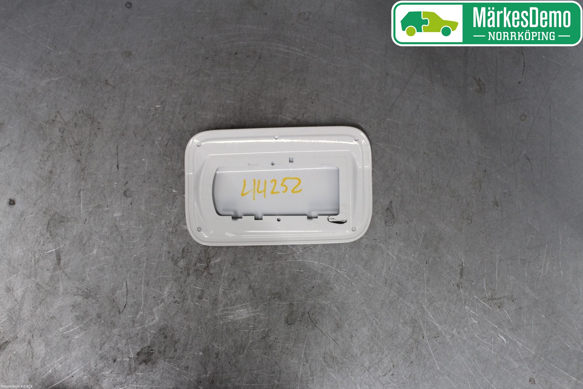 BMW 3 F30/F31/F80 12-19 Drivstoff Tankluke