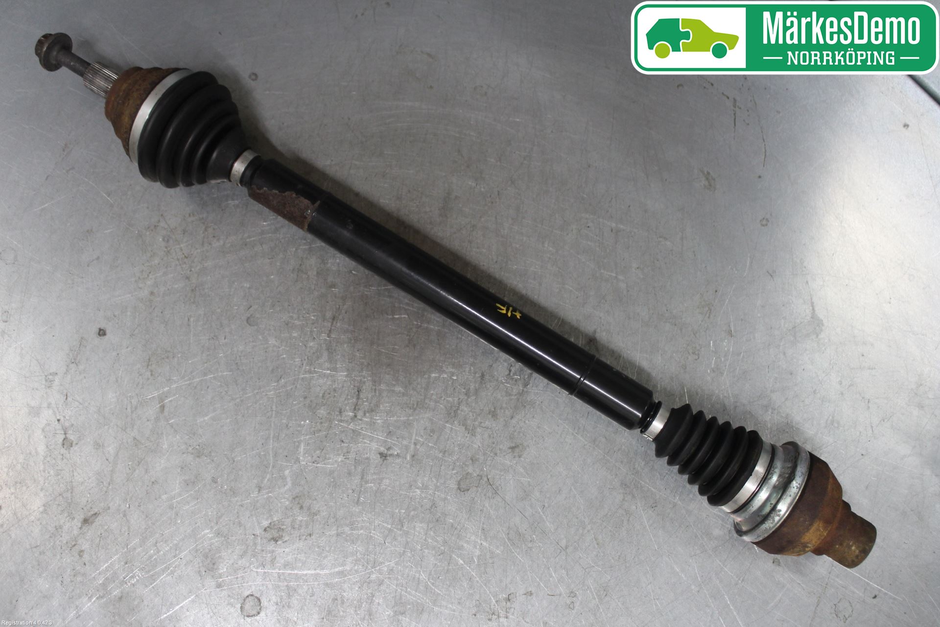 Volkswagen VW GOLF V 04-09 Drivaksel Foran Kompl Høyre