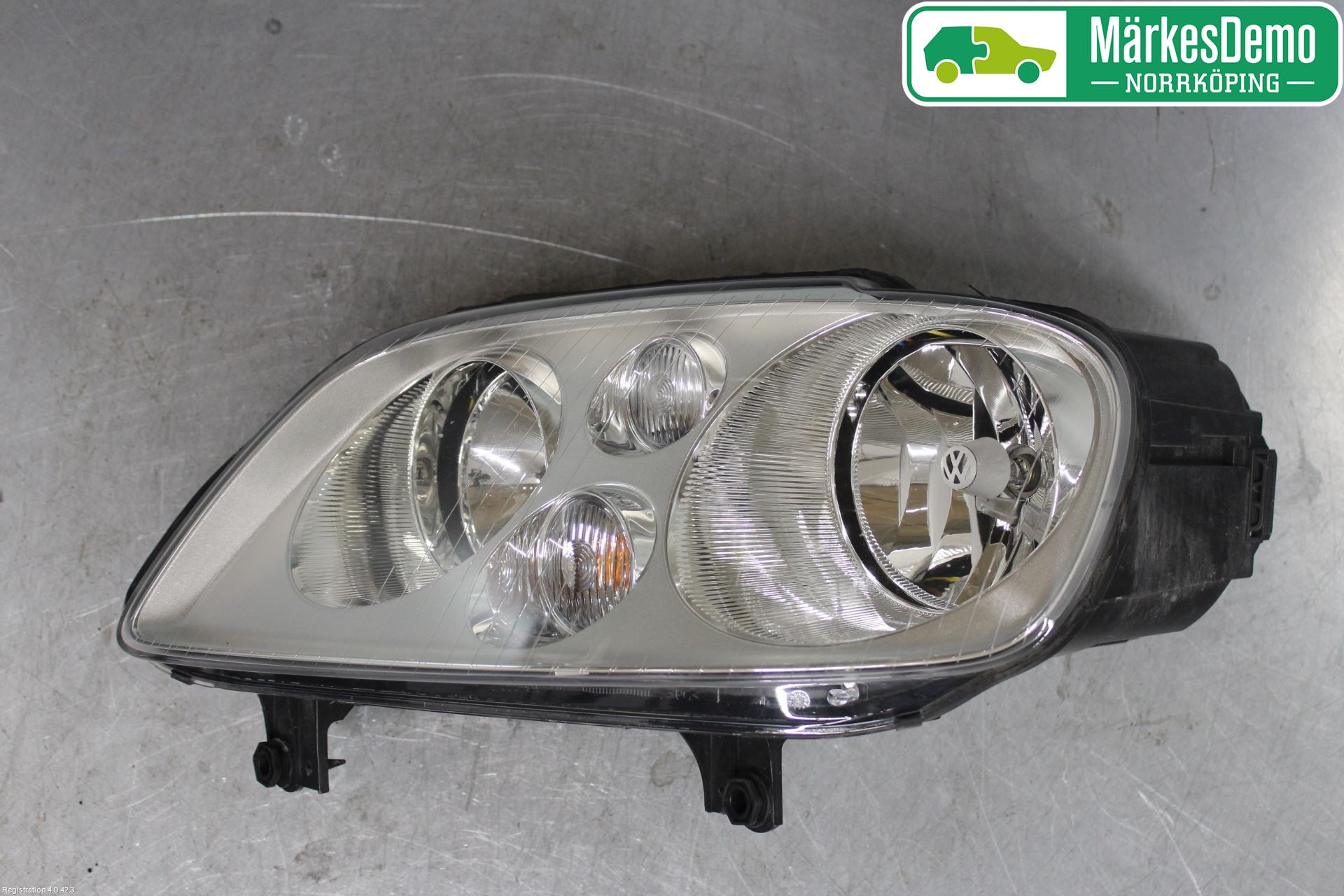 Volkswagen VW TOURAN 03-10 Frontlykt Venstre
