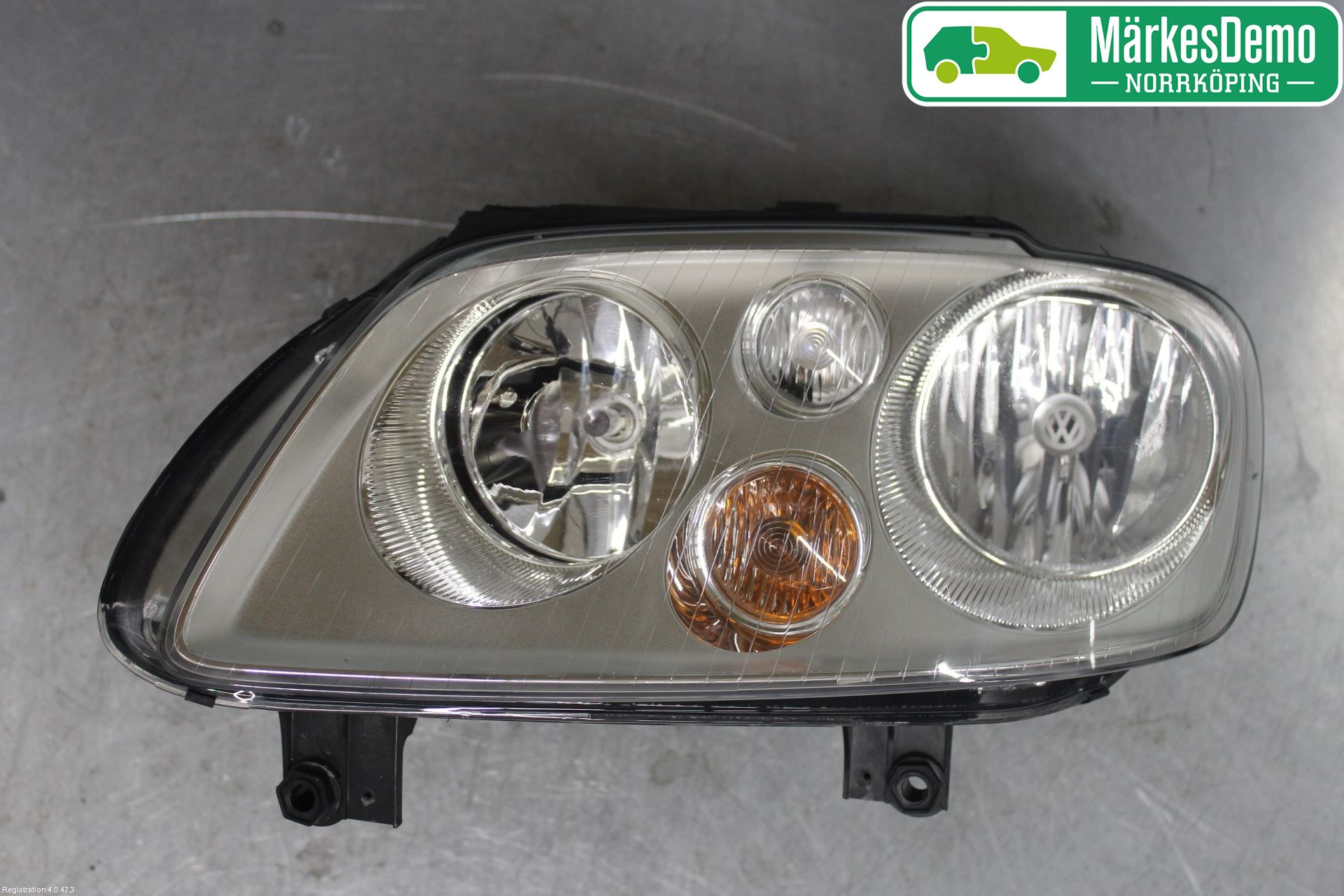 Volkswagen VW TOURAN 03-10 Frontlykt Venstre