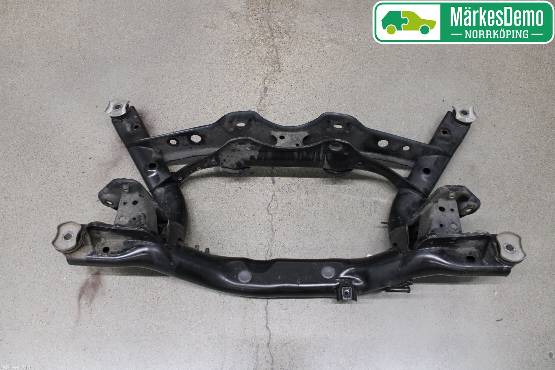 Volkswagen VW TIGUAN 16-24 Bakaksel Feste Travers-Ramme